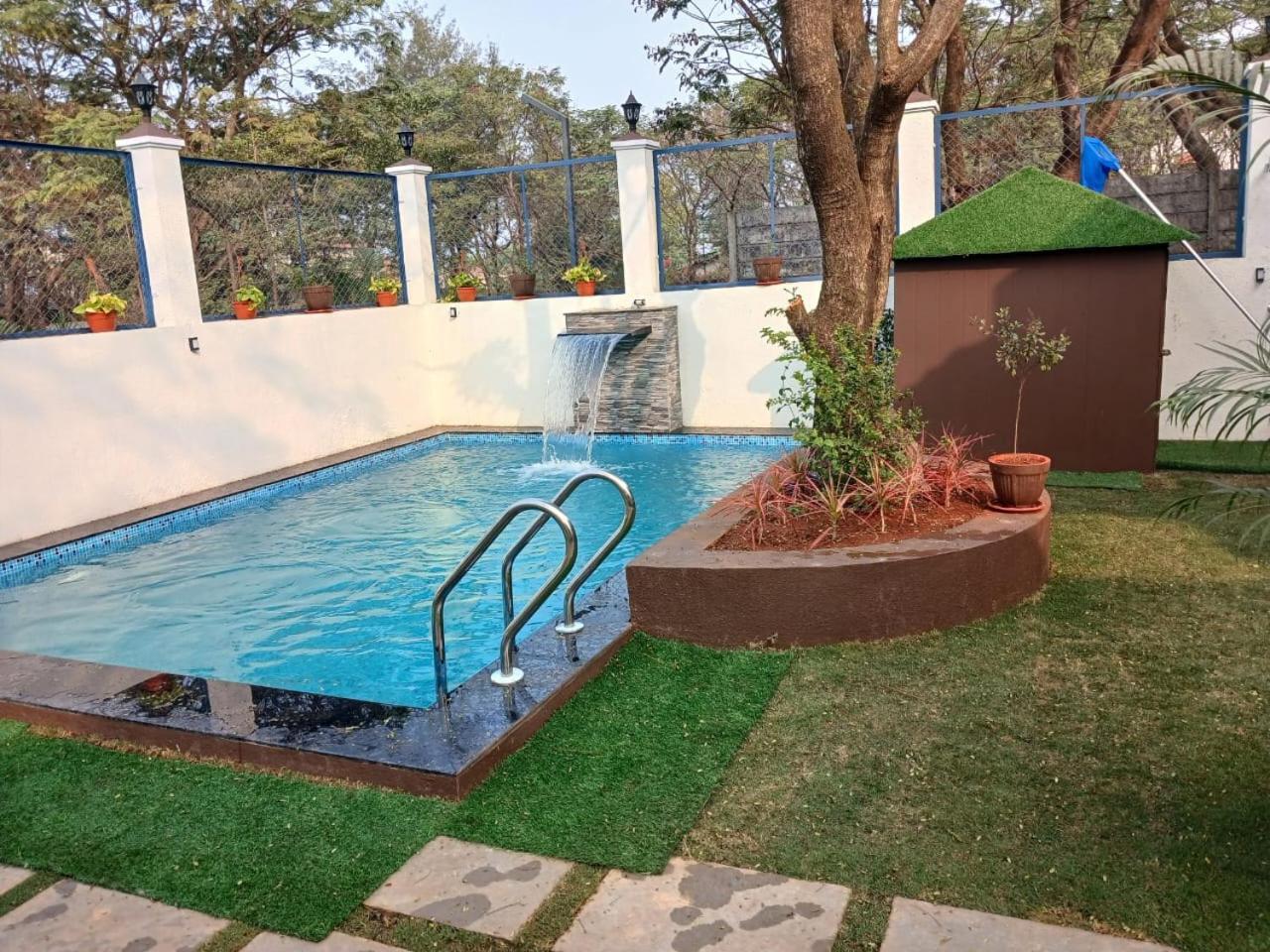 Lavish Villa - 3 Bhk Pool With Lawn Lonavala Buitenkant foto