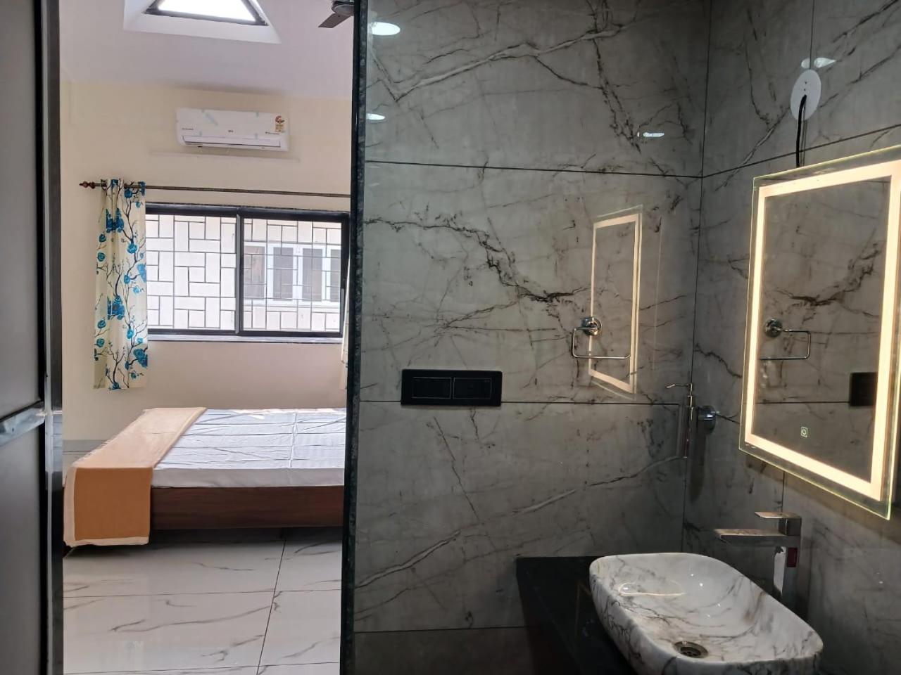Lavish Villa - 3 Bhk Pool With Lawn Lonavala Buitenkant foto